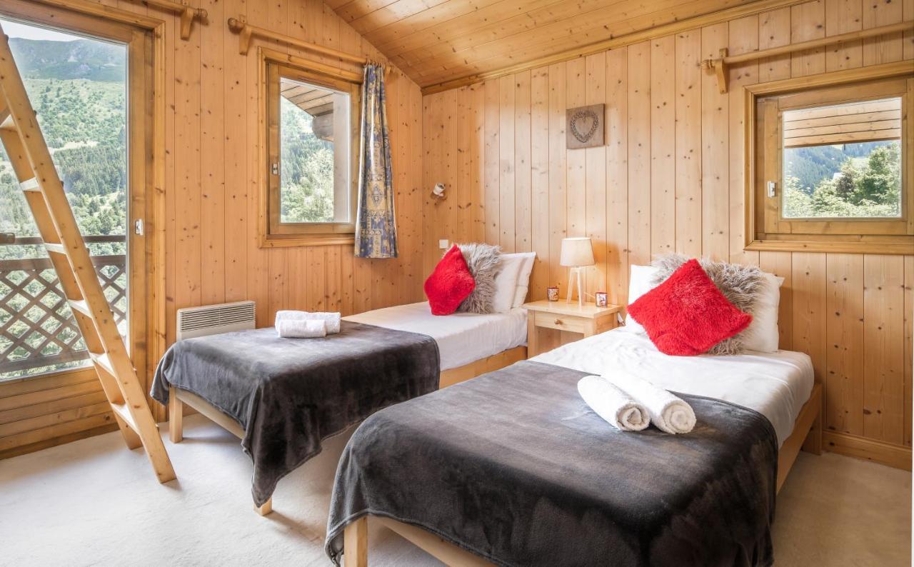 Chalet Himalaya , 10 Person Chalet With 5 Ensuite Bedrooms And Outdoor Jacuzzi In Meribel Centre Eksteriør bilde