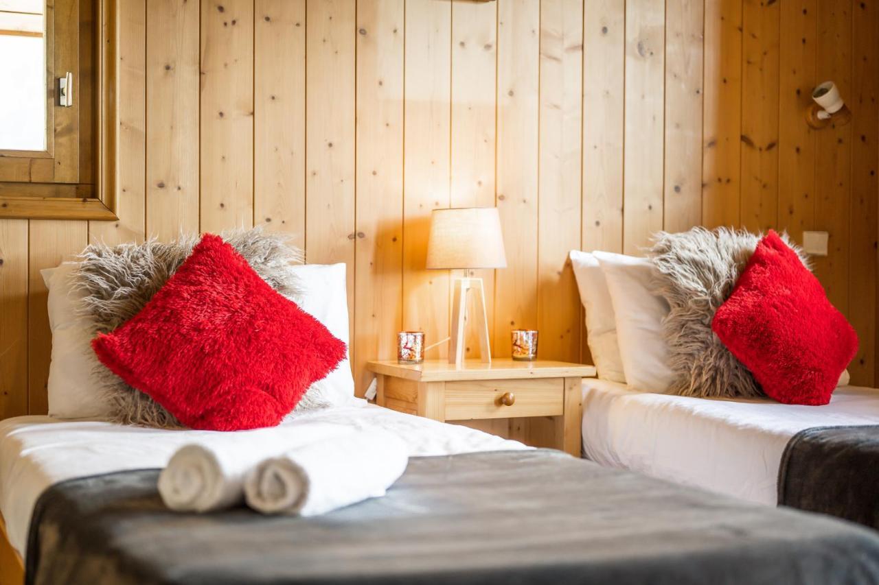 Chalet Himalaya , 10 Person Chalet With 5 Ensuite Bedrooms And Outdoor Jacuzzi In Meribel Centre Eksteriør bilde